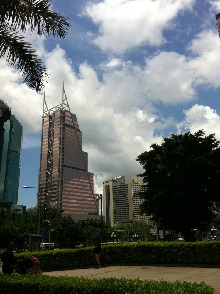 2011年6月9日，小雨后，车窗里的天空 - 小鱼滋味 - 小鱼滋味