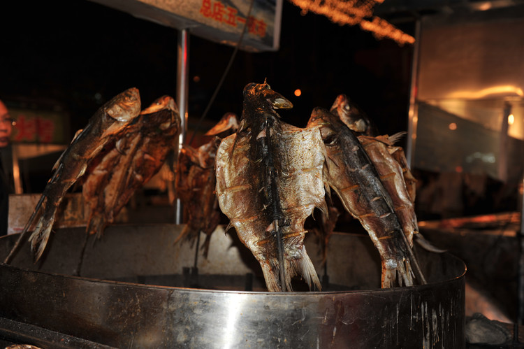乌鲁木齐夜市上的美食 - 小鱼滋味 - 小鱼滋味