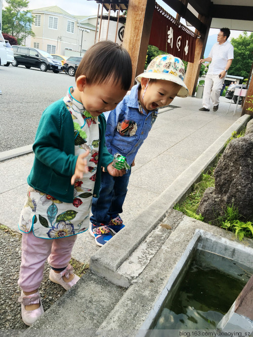 【烟波浩淼之瀛洲】逛奥特莱斯，山中湖喂鱼，游忍野八海，抵富士山五合目，宿河口湖班乡间别墅酒店 - 小鱼滋味 - 小鱼滋味